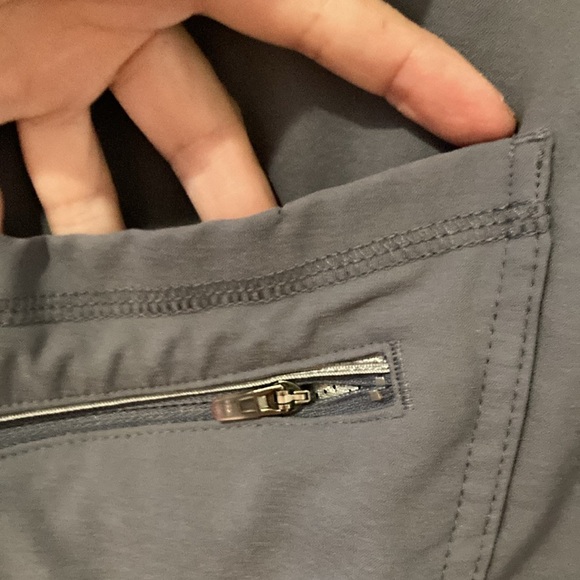 Urbane Scrub top in excellent pre~loved condition. Super soft and comfor… - Picture 3 of 7